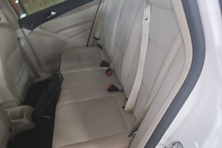 Used Volkswagen Tiguan 2015 1.8TSI Automatic Two-Wheel Drive Trend Edition Left Rear Seat