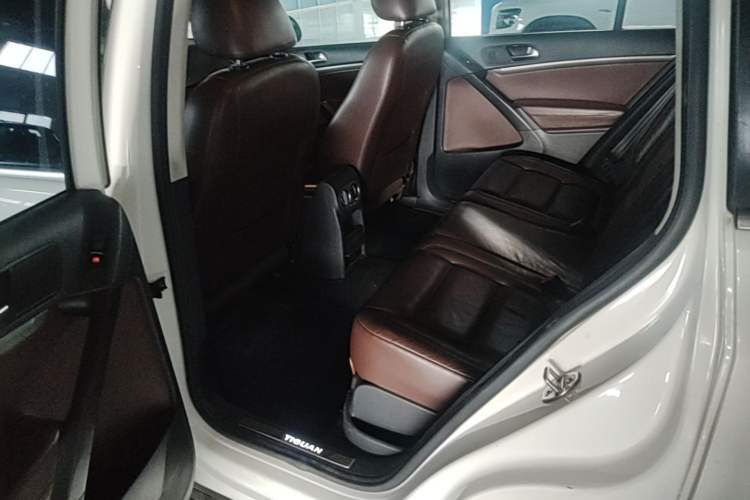 Used Volkswagen Tiguan 2015 1.8TSI Automatic Two-Wheel Drive Luxury Model Left Rear Seat
