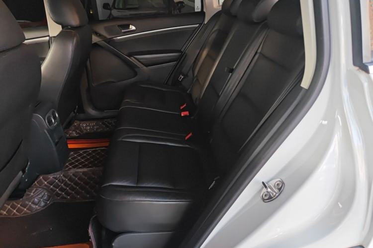 Used Volkswagen Tiguan 2015 2.0 TSI Automatic All-Wheel Drive Luxury Edition Left Rear Seat