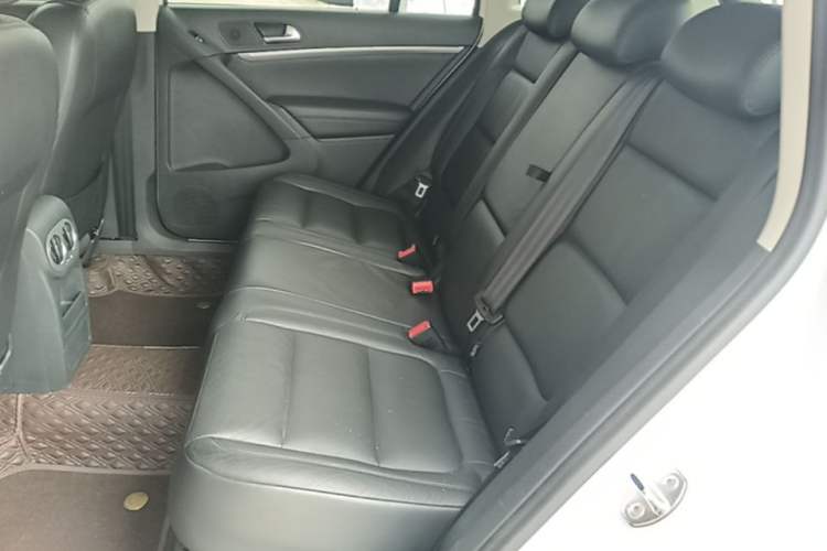 Used Volkswagen Tiguan 2015 1.8TSI Automatic Two-Wheel Drive Luxury Model Left Rear Seat
