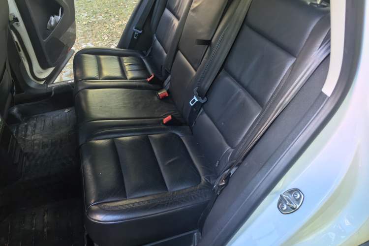 Used Volkswagen Tiguan 2015 1.8TSI Automatic All-Wheel-Drive Luxury Model Left Rear Seat