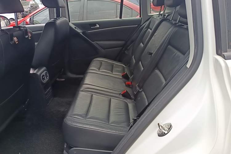 Used Volkswagen Tiguan 2015 1.8TSI Automatic Two-Wheel Drive Comfort Edition Left Rear Seat