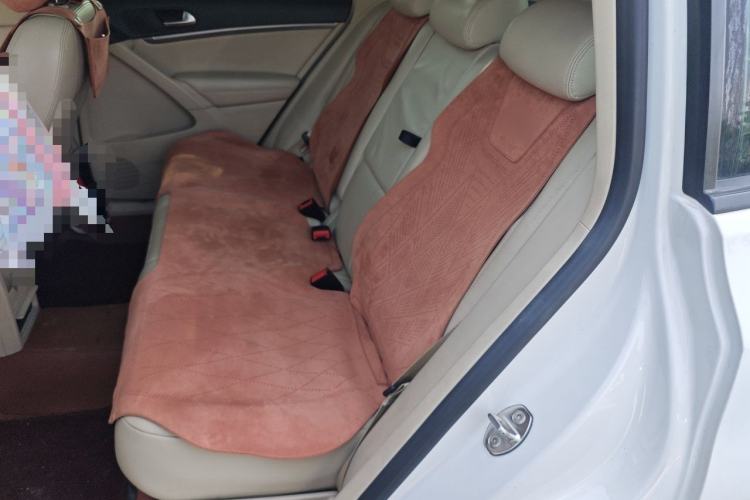 Used Volkswagen Tiguan 2015 1.8TSI Manual Two-Wheel-Drive Limited Edition Left Rear Seat