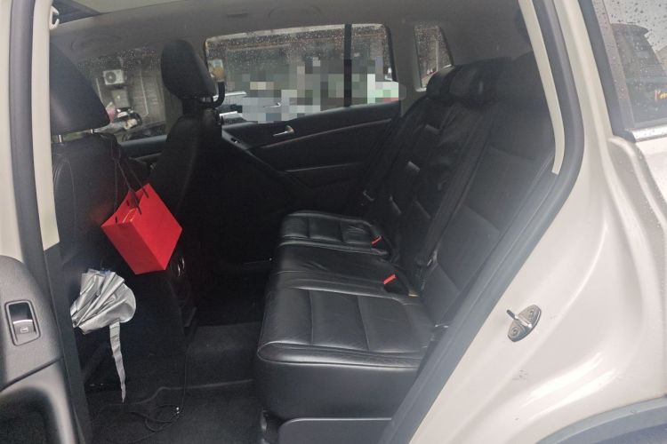 Used Volkswagen Tiguan 2015 1.8TSI Automatic All-Wheel-Drive Luxury Model Left Rear Seat