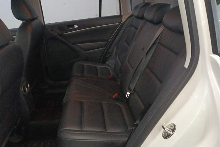 Used Volkswagen Tiguan 2015 1.8TSI Automatic Two-Wheel Drive Comfort Edition Left Rear Seat