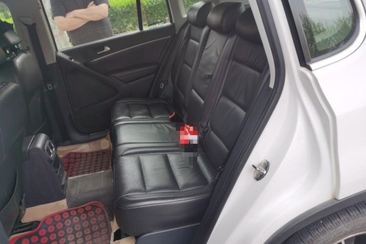 Used Volkswagen Tiguan 2015 2.0 TSI Automatic All-Wheel Drive Luxury Edition Left Rear Seat