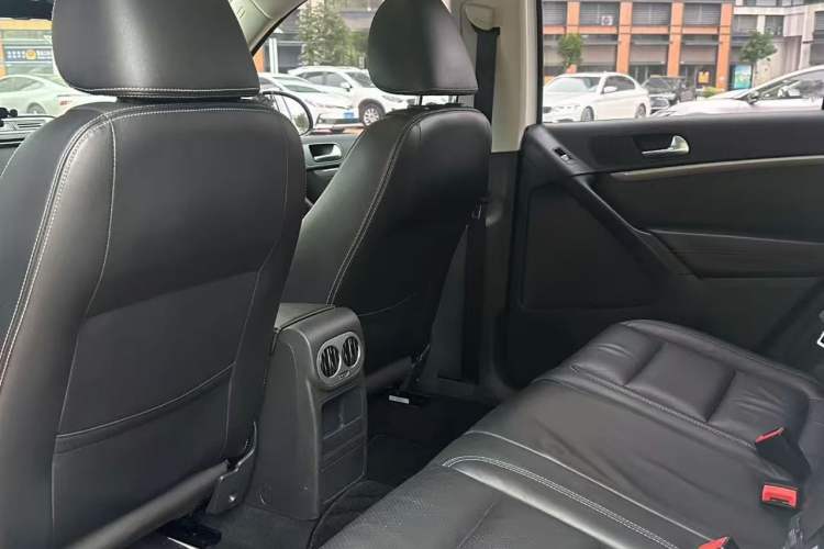 Used Volkswagen Tiguan 2015 1.8TSI Automatic Two-Wheel Drive Luxury Model Left Rear Seat