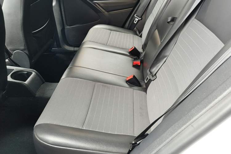 Used Volkswagen Tiguan 2015 1.8TSI Automatic Two-Wheel Drive Trend Edition Left Rear Seat