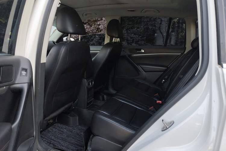 Used Volkswagen Tiguan 2015 1.8TSI Automatic Two-Wheel Drive Luxury Model Left Rear Seat