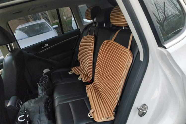 Used Volkswagen Tiguan 2015 1.8TSI Automatic All-Wheel-Drive Luxury Model Left Rear Seat