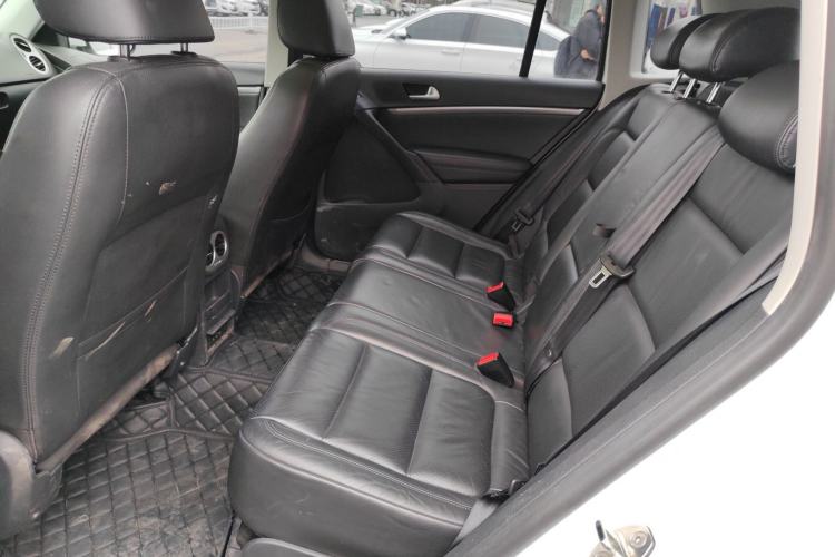 Used Volkswagen Tiguan 2015 1.8TSI Automatic All-Wheel-Drive Luxury Model Left Rear Seat