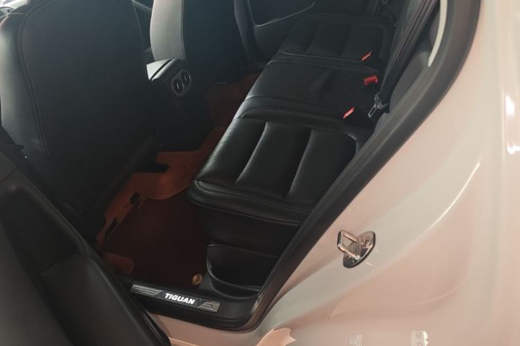 Used Volkswagen Tiguan 2015 1.8TSI Automatic Two-Wheel Drive Luxury Model Left Rear Seat