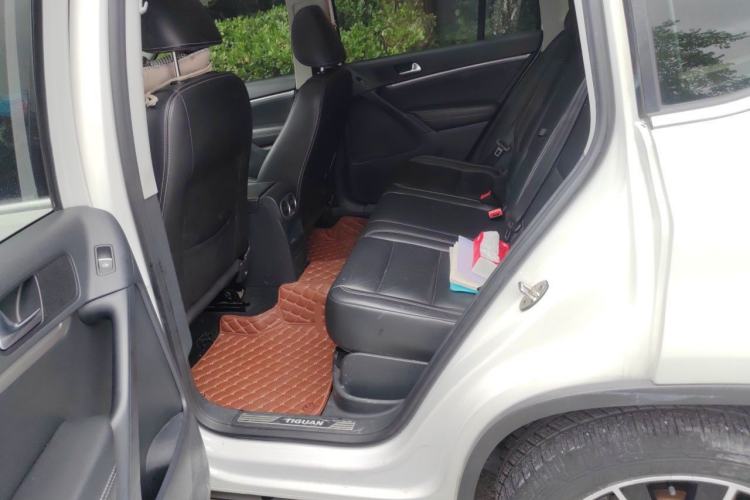 Used Volkswagen Tiguan 2015 1.8TSI Automatic All-Wheel-Drive Luxury Model Left Rear Seat