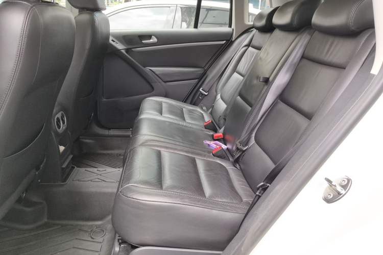 Used Volkswagen Tiguan 2015 1.8TSI Automatic Two-Wheel Drive Luxury Model Left Rear Seat