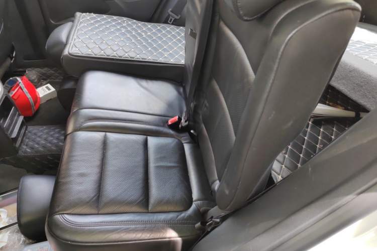 Used Volkswagen Tiguan 2015 1.8TSI Automatic All-Wheel-Drive Luxury Model Left Rear Seat