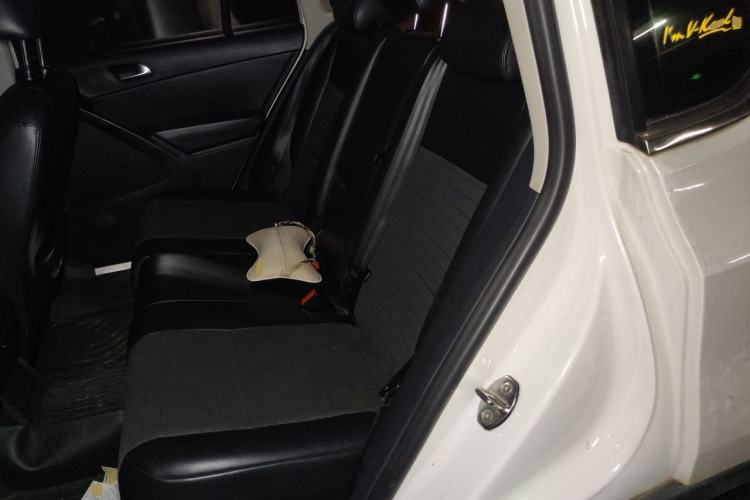 Used Volkswagen Tiguan 2015 1.8TSI Automatic Two-Wheel Drive Trend Edition Left Rear Seat