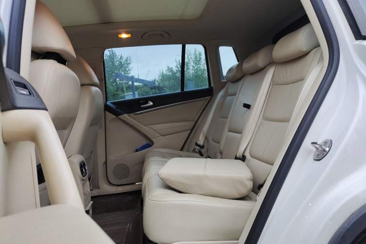 Used Volkswagen Tiguan 2015 1.8TSI Automatic Two-Wheel Drive Luxury Model Left Rear Seat