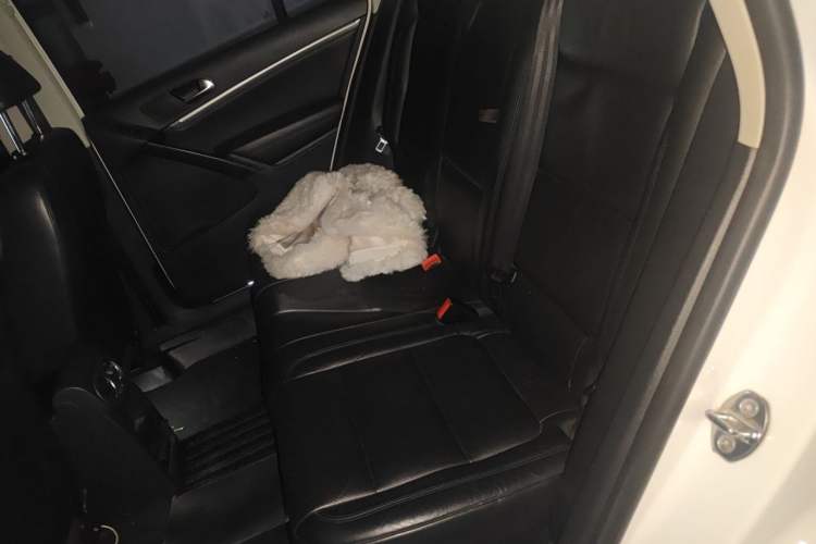 Used Volkswagen Tiguan 2015 1.8TSI Automatic Two-Wheel Drive Luxury Model Left Rear Seat