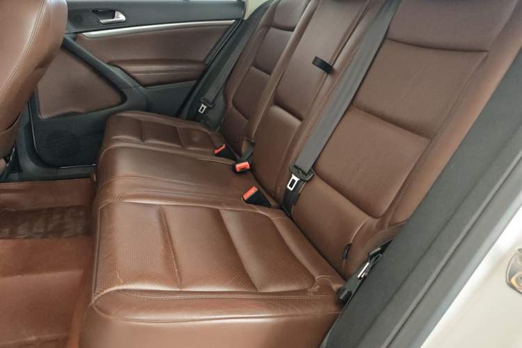 Used Volkswagen Tiguan 2015 1.8TSI Automatic Two-Wheel Drive Luxury Model Left Rear Seat