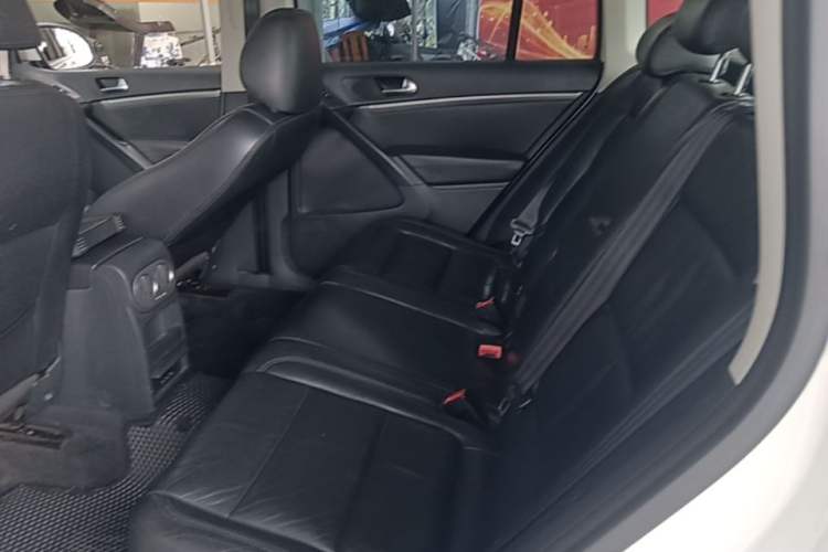 Used Volkswagen Tiguan 2015 1.8TSI Automatic Two-Wheel Drive Comfort Edition Left Rear Seat