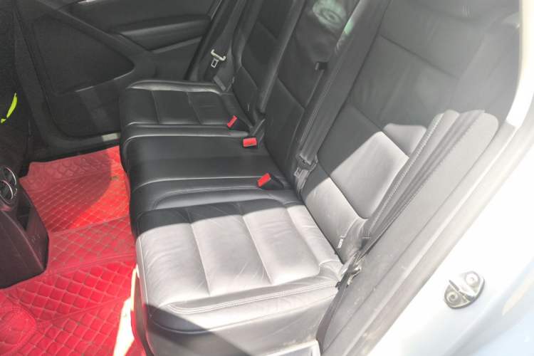 Used Volkswagen Tiguan 2015 1.8TSI Manual Two-Wheel-Drive Limited Edition Left Rear Seat