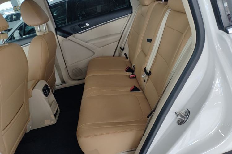 Used Volkswagen Tiguan 2015 1.8TSI Automatic All-Wheel-Drive Luxury Model Left Rear Seat