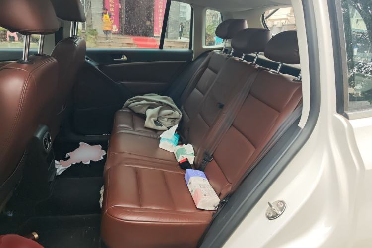 Used Volkswagen Tiguan 2015 2.0 TSI Automatic All-Wheel Drive Luxury Edition Left Rear Seat