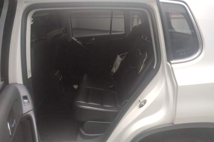 Used Volkswagen Tiguan 2015 1.8TSI Automatic Two-Wheel Drive Luxury Model Left Rear Seat