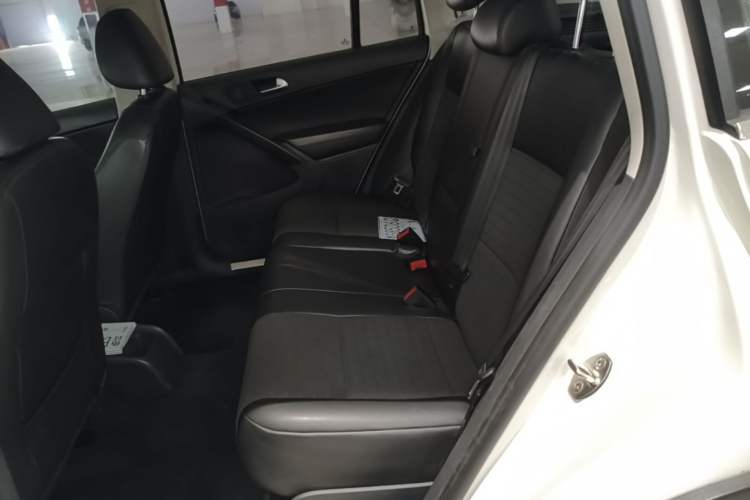 Used Volkswagen Tiguan 2015 1.8TSI Automatic Two-Wheel Drive Trend Edition Left Rear Seat
