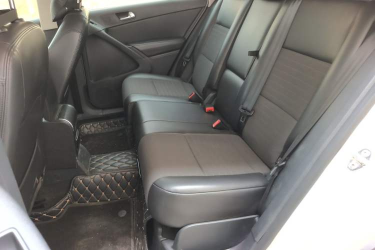 Used Volkswagen Tiguan 2015 1.8TSI Automatic Two-Wheel Drive Trend Edition Left Rear Seat