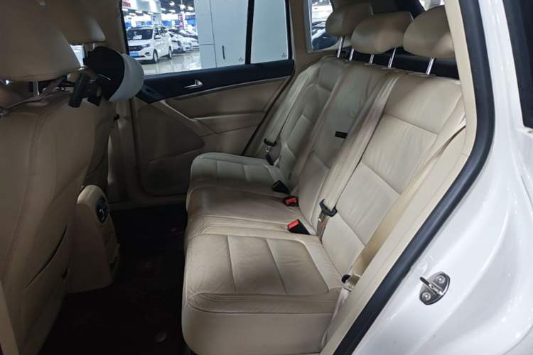 Used Volkswagen Tiguan 2015 1.8TSI Automatic Two-Wheel Drive Comfort Edition Left Rear Seat
