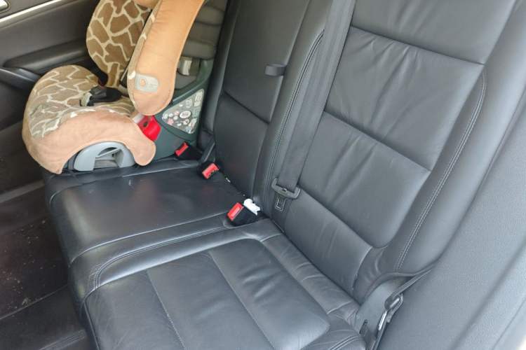 Used Volkswagen Tiguan 2015 1.8TSI Automatic Two-Wheel Drive Comfort Edition Left Rear Seat