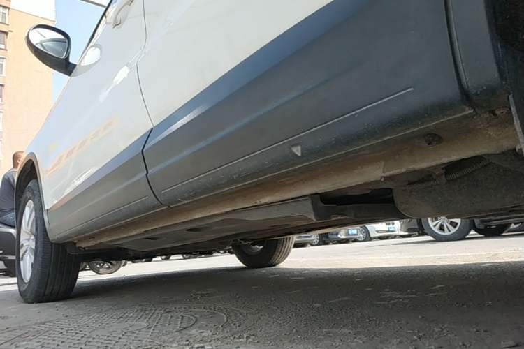 Used Volkswagen Tiguan 2015 1.8TSI Automatic Two-Wheel Drive Trend Edition Left Side Sill