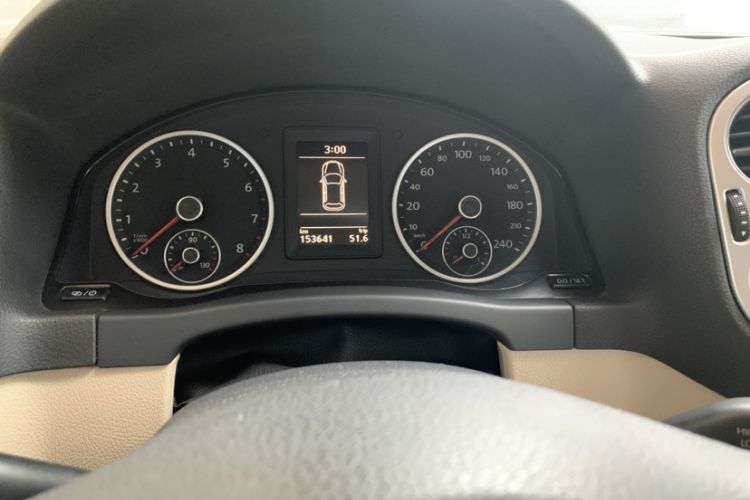 Used Volkswagen Tiguan 2015 1.8TSI Automatic Two-Wheel Drive Trend Edition Odometer Close Up
