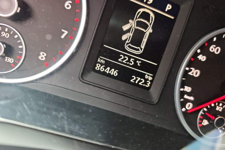 Used Volkswagen Tiguan 2015 1.8TSI Automatic Two-Wheel Drive Comfort Edition Odometer Close Up