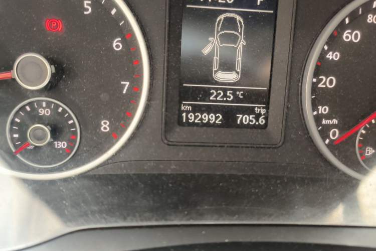 Used Volkswagen Tiguan 2015 1.8TSI Automatic Two-Wheel Drive Trend Edition Odometer Close Up