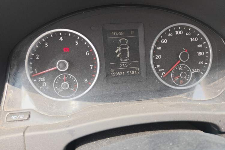 Used Volkswagen Tiguan 2015 1.8TSI Automatic Two-Wheel Drive Comfort Edition Odometer Close Up