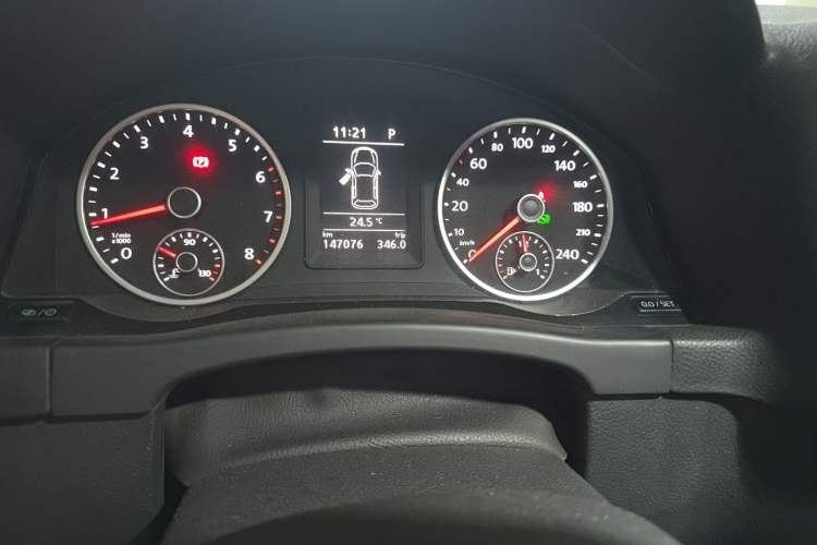 Used Volkswagen Tiguan 2015 1.8TSI Automatic Two-Wheel Drive Trend Edition Odometer Close Up