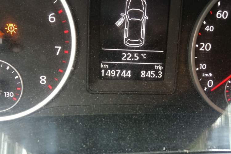 Used Volkswagen Tiguan 2015 1.8TSI Automatic Two-Wheel Drive Comfort Edition Odometer Close Up