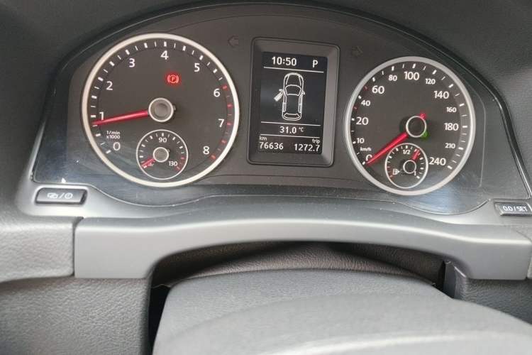 Used Volkswagen Tiguan 2015 1.8TSI Automatic Two-Wheel Drive Trend Edition Odometer Close Up
