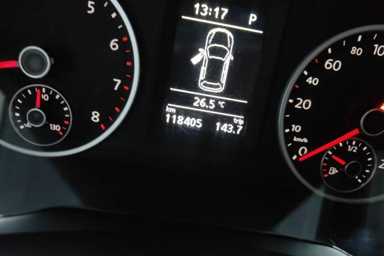 Used Volkswagen Tiguan 2015 1.8TSI Automatic Two-Wheel Drive Comfort Edition Odometer Close Up