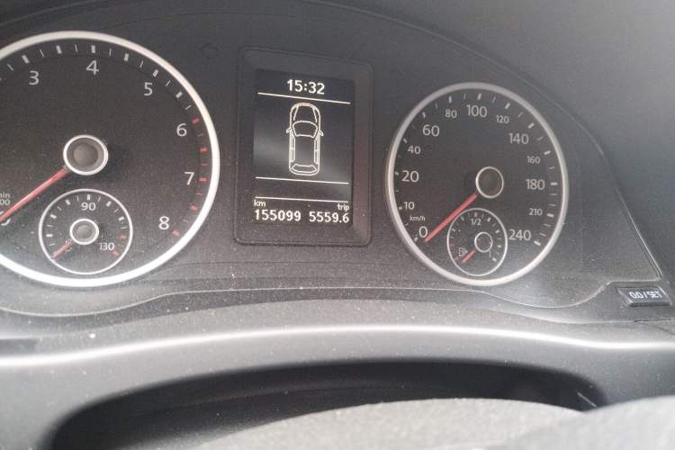 Used Volkswagen Tiguan 2015 1.8TSI Automatic Two-Wheel Drive Comfort Edition Odometer Close Up