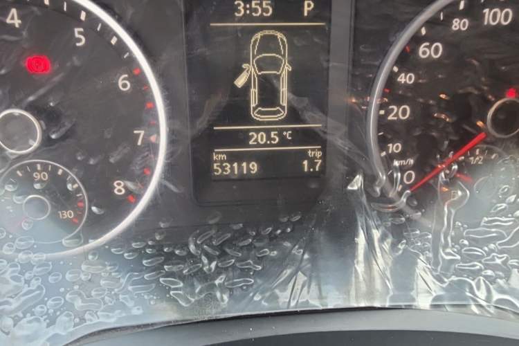 Used Volkswagen Tiguan 2015 1.8TSI Automatic All-Wheel Drive Style Vision Edition Odometer Close Up