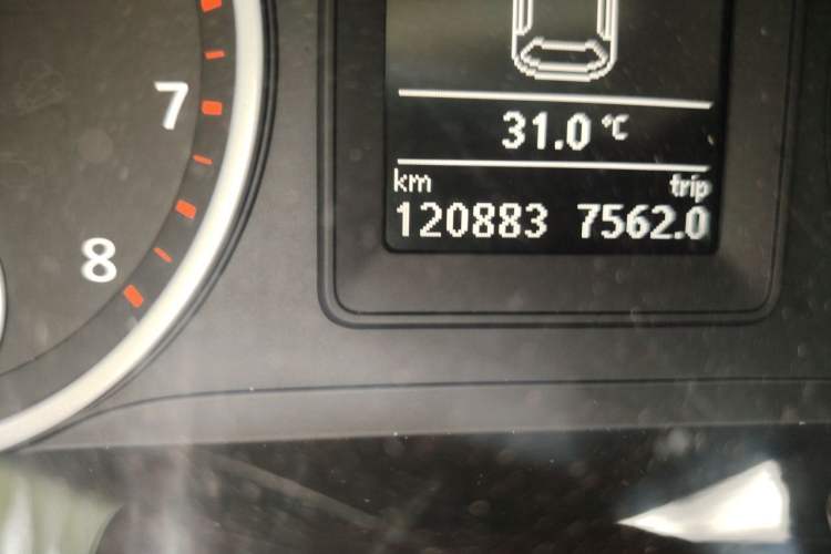 Used Volkswagen Tiguan 2015 1.8TSI Automatic Two-Wheel Drive Comfort Edition Odometer Close Up