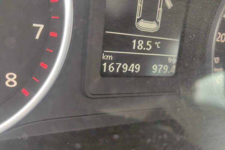 Used Volkswagen Tiguan 2015 1.8TSI Manual Two-Wheel Drive Fashion Edition Odometer Close Up