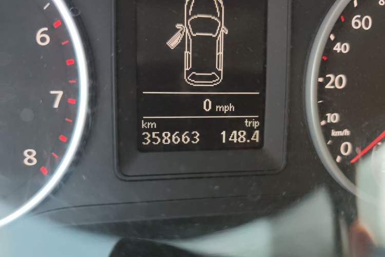 Used Volkswagen Tiguan 2015 1.8TSI Automatic Two-Wheel Drive Comfort Edition Odometer Close Up