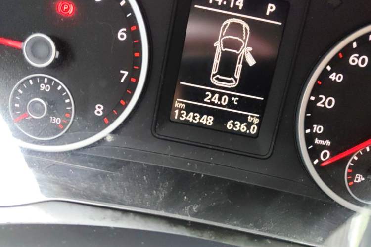 Used Volkswagen Tiguan 2015 1.8TSI Automatic Two-Wheel Drive Trend Edition Odometer Close Up