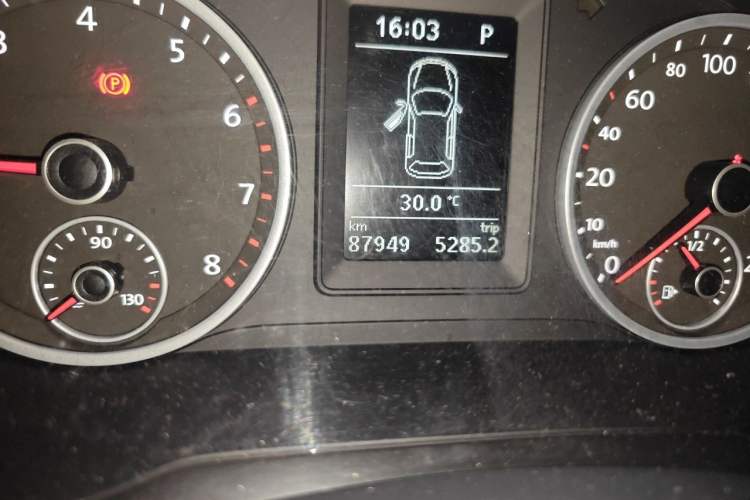 Used Volkswagen Tiguan 2015 1.8TSI Automatic Two-Wheel Drive Comfort Edition Odometer Close Up