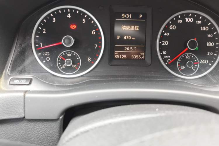 Used Volkswagen Tiguan 2015 1.8TSI Automatic Two-Wheel Drive Trend Edition Odometer Close Up