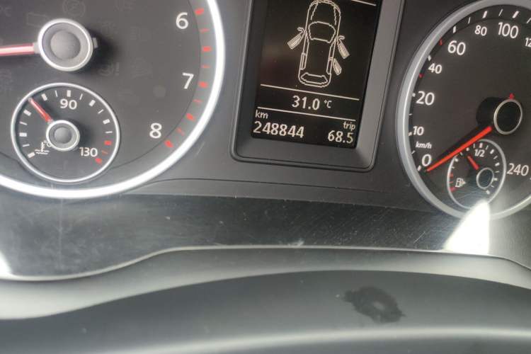 Used Volkswagen Tiguan 2015 1.8TSI Automatic Two-Wheel Drive Comfort Edition Odometer Close Up